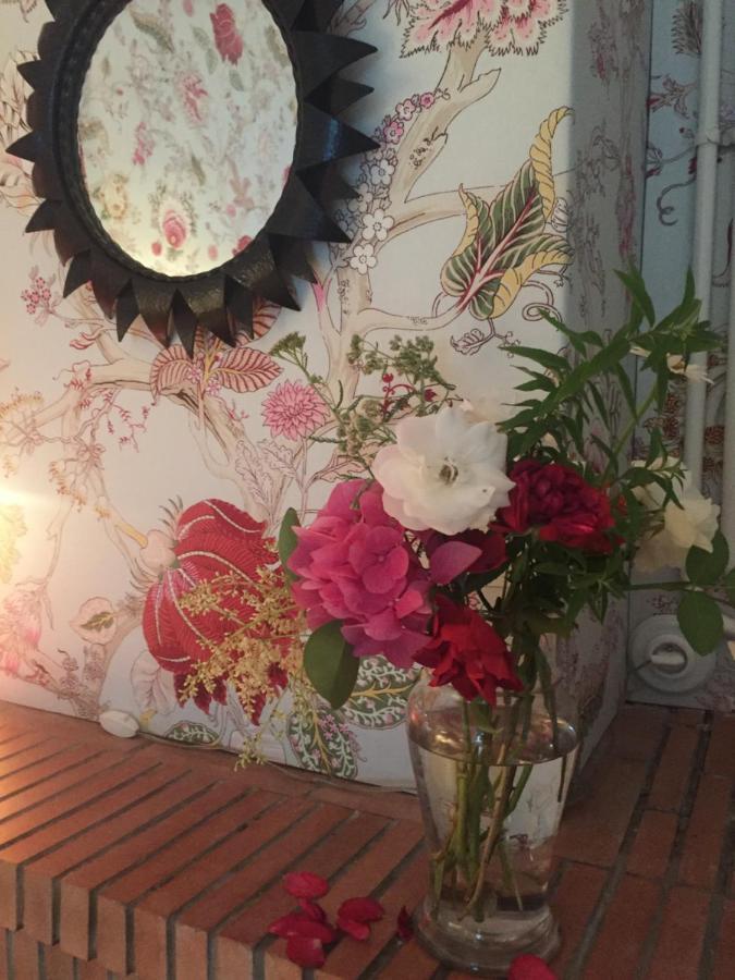 Damechouette Bed & Breakfast Pujols  ภายนอก รูปภาพ