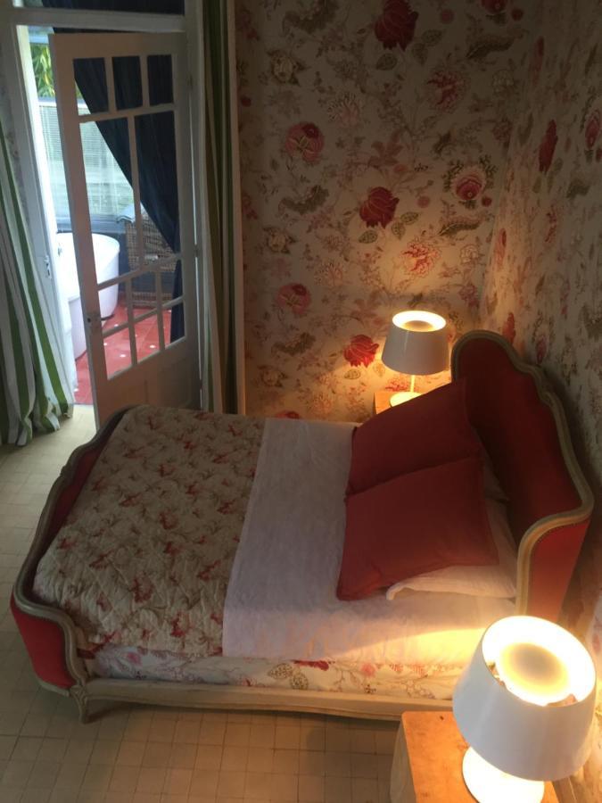 Damechouette Bed & Breakfast Pujols  ภายนอก รูปภาพ