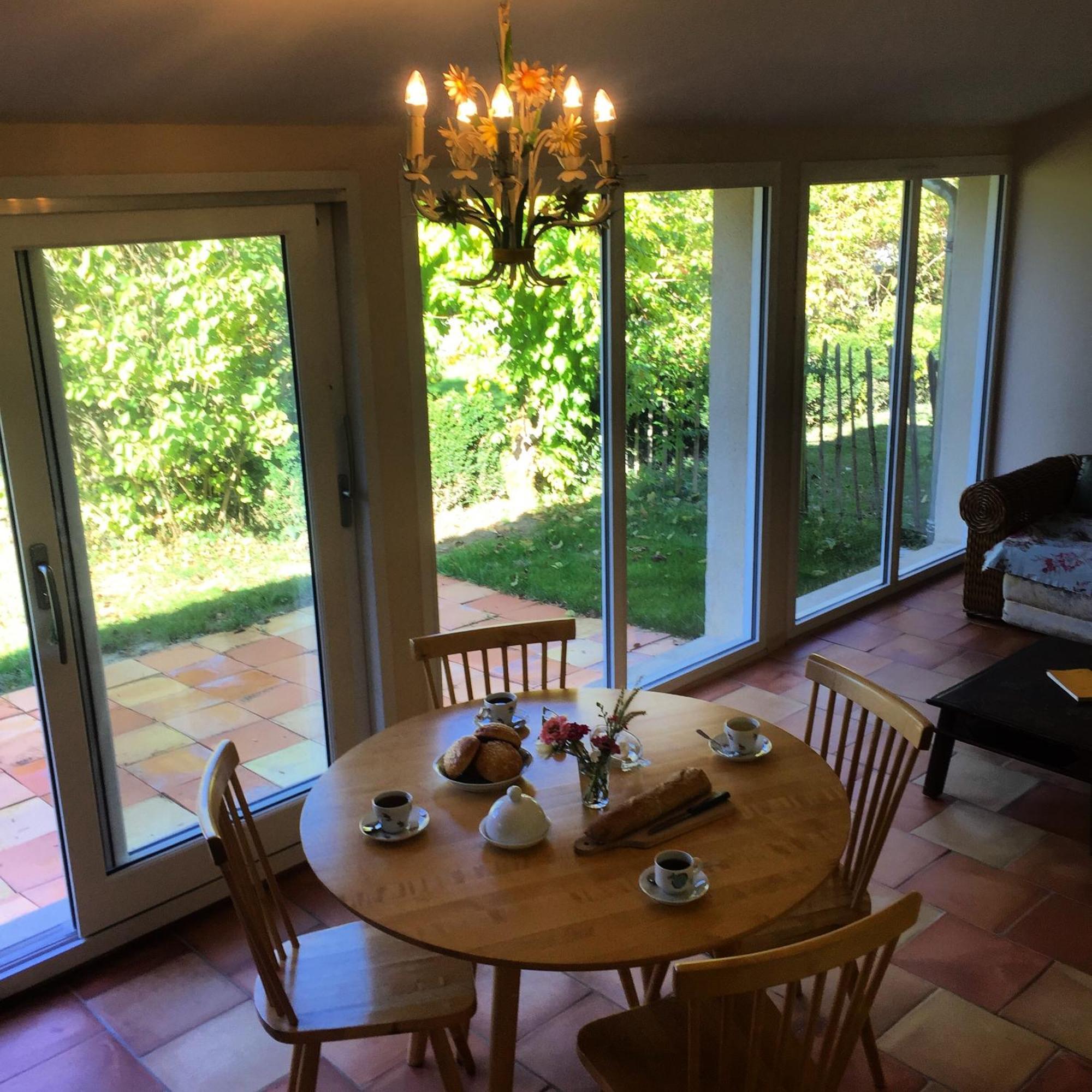 Damechouette Bed & Breakfast Pujols  ภายนอก รูปภาพ